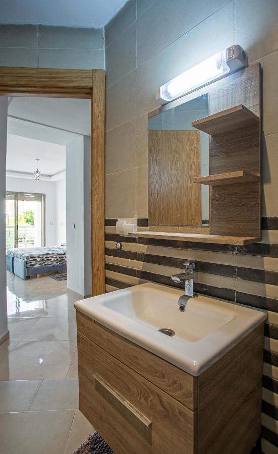 Magnifiques Appartements De Vacances Бузника Экстерьер фото